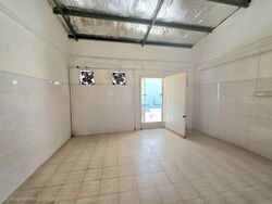 Foch Road (D8), Retail #564637771